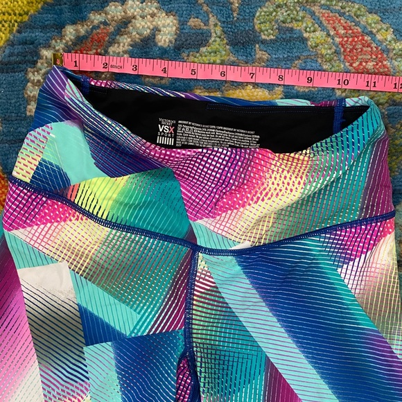 Victoria’s Secret VSX - Capri Yoga Pants Leggings - Picture 2 of 5